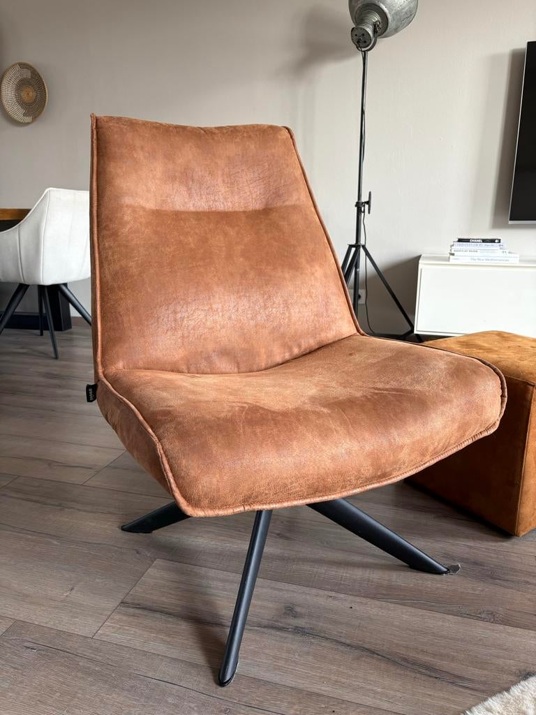 Cognac draaibare fauteuil van Woood, Ophalen, Gebruikt, Stof, 75 tot 100 cm