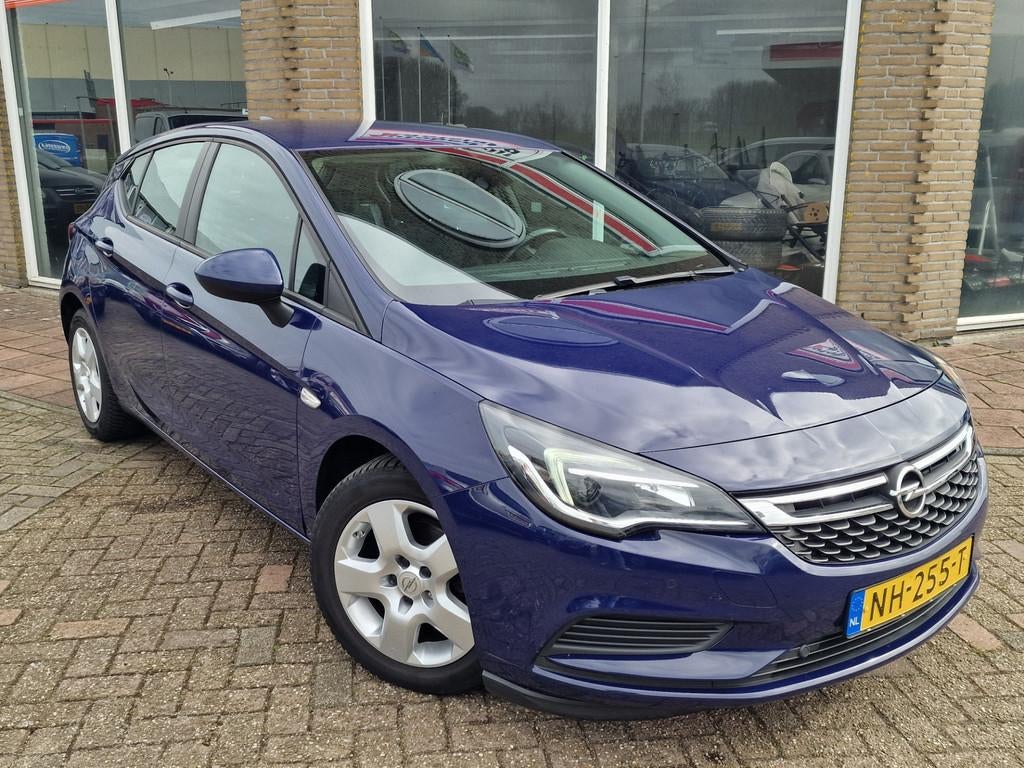 Opel Astra 1.6 CDTI Online Edition - Navi - Cruise - Clima -, Auto's, Opel, Voorwielaandrijving, Stof, Gebruikt, 4 cilinders