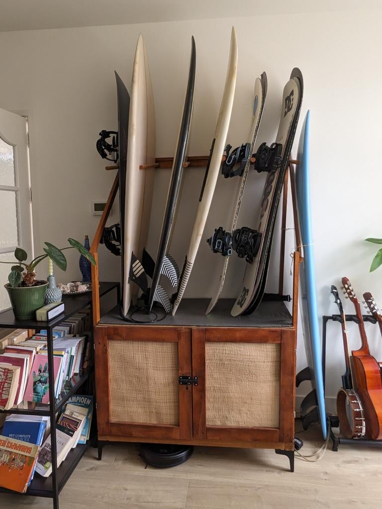 Boardrek met onderkast, Ophalen, Zo goed als nieuw