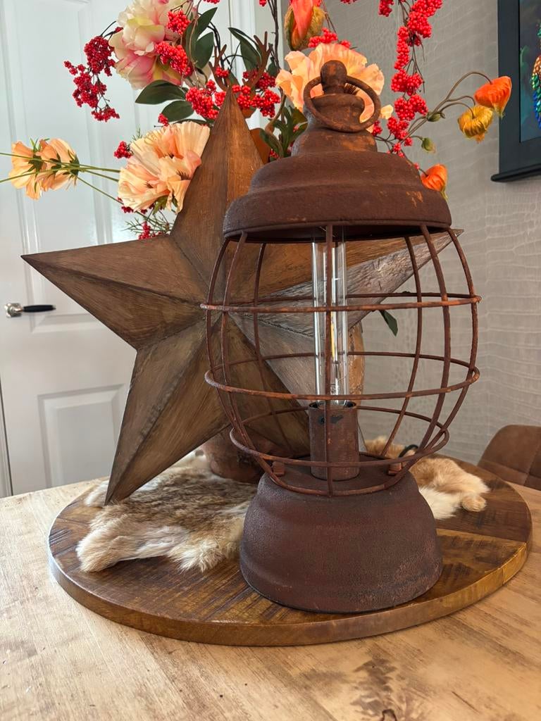 OPRUIMING landelijk sober roest lamp lampen, Huis en Inrichting, Ophalen of Verzenden, Zo goed als nieuw, Minder dan 50 cm