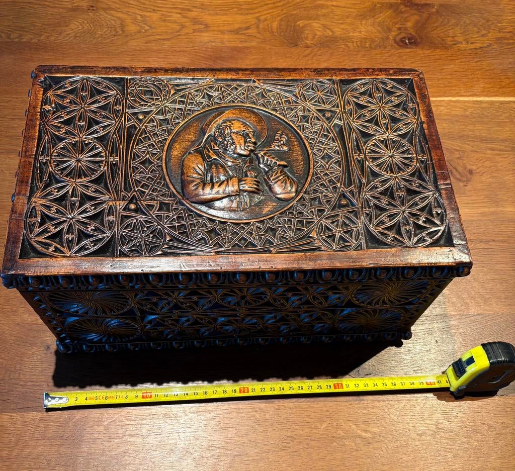 Tabak kistje gestoken kerfsnede volkskunst, Ophalen of Verzenden