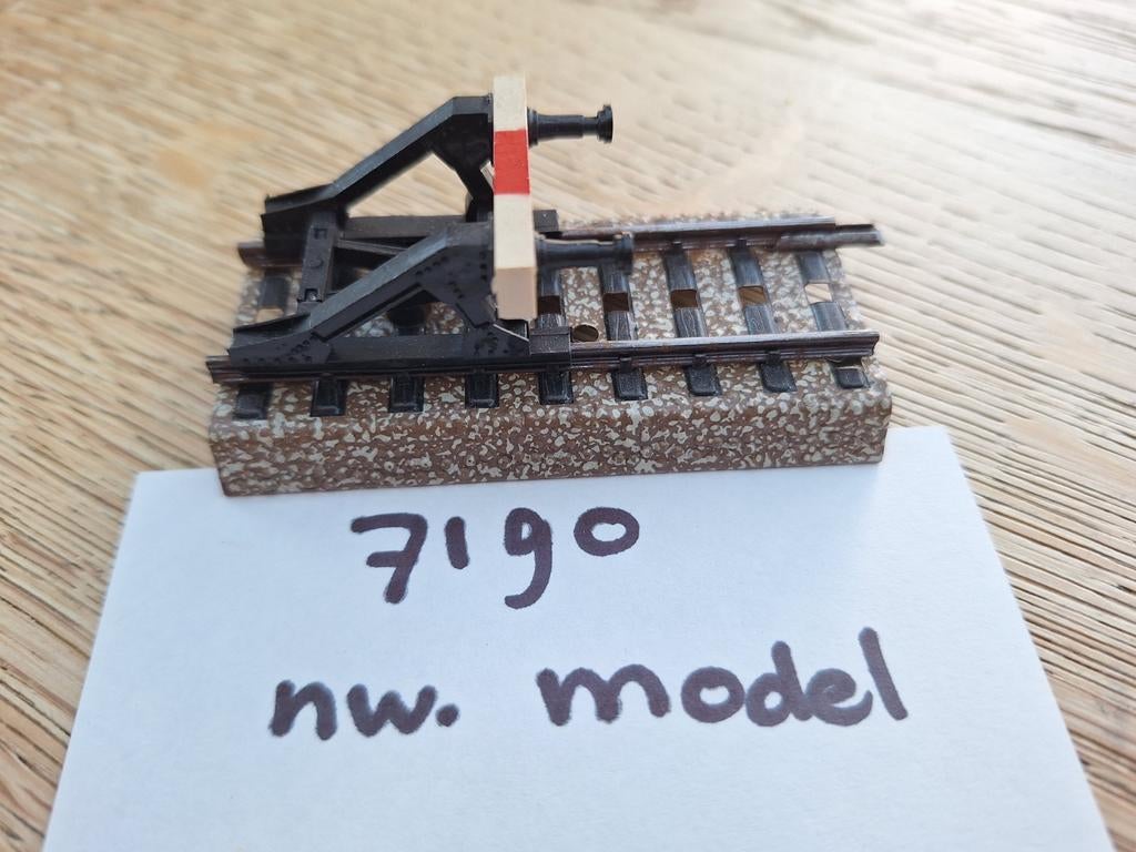 Märklin M-rail stootblok 7190 nieuw model, Hobby en Vrije tijd, Wisselstroom, Nieuw, Rails, Ophalen of Verzenden