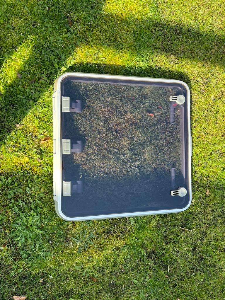 Lewmar luik, ongebruikt, inbouwmaat 63x63cm, Ophalen, Zo goed als nieuw, Zeilboot of Motorboot