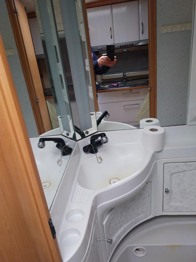 Hobby Easy Excellent 2004 met airco en mover, Caravans en Kamperen, Caravans, Particulier, tot en met 4, Rondzit, Hobby, Dwarsbed