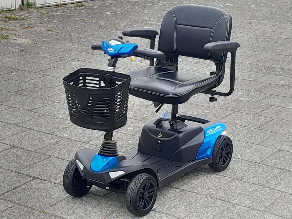 Prachtige opvouwbare Colibri van Invacare zwaarste accu's., Ophalen, 10 km/u of minder