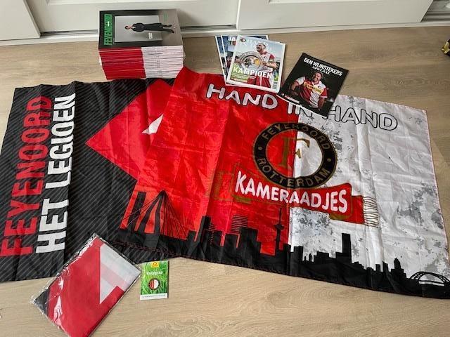 Feyenoord bladen, Kuipgras+vlaggen NIEUW/ZGAN/gelezen, Ophalen of Verzenden, Zo goed als nieuw, Feyenoord, Boek of Tijdschrift