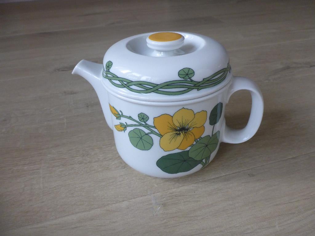 Theepot, thomas scandic flowers., Overige typen, Ophalen of Verzenden, Zo goed als nieuw, Overige stijlen