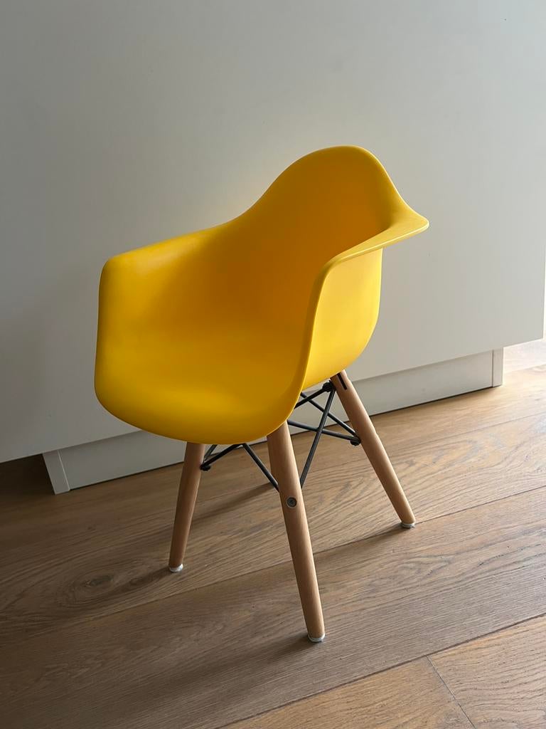 Kinder kuipstoel geel, Kinderen en Baby's, Kinderkamer | Tafels en Stoelen, Ophalen, Zo goed als nieuw, Stoel(en)