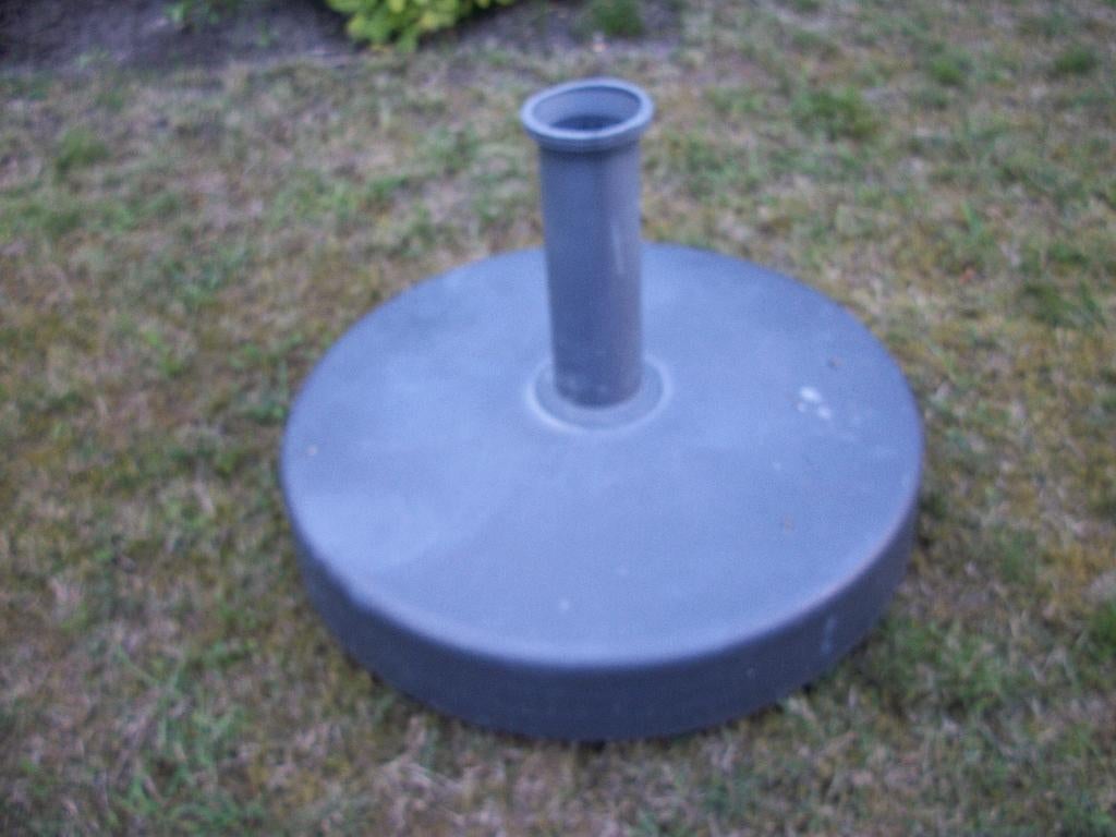 2x Parasolvoet Plastic en IJzer Groen - gebruikt - per stuk, Tuin en Terras, Parasols, Ophalen, Nieuw, Minder dan 1 meter, Parasolvoet