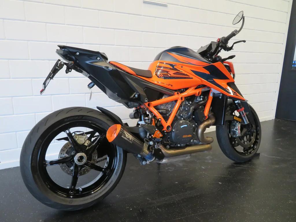 KTM 1290 SUPERDUKE R TECHPACK TOPSTAAT! € 14.950,00 - foto 3