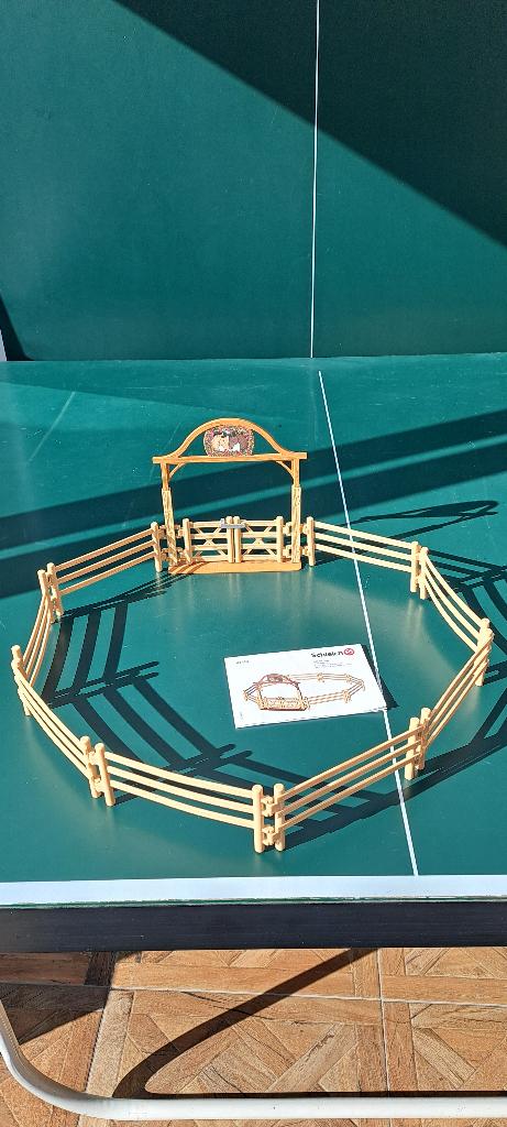 Schleich paardenwei met toegangspoort, Ophalen of Verzenden, Zo goed als nieuw