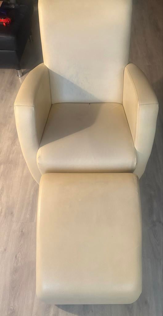 GRATIS fauteuil met voetenbank - Crèmekleurig, Ophalen, Gebruikt, Leer, 75 tot 100 cm
