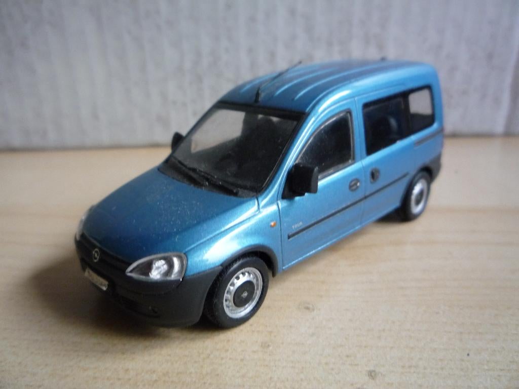 Opel Combo Tour 2002 Minichamps 1:43, Ophalen of Verzenden, Zo goed als nieuw, Auto, MiniChamps