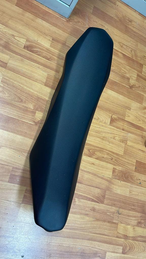 Origineel KTM 690 SMC R  Buddy zadel bj.2017, Motoren, Ophalen, Zo goed als nieuw