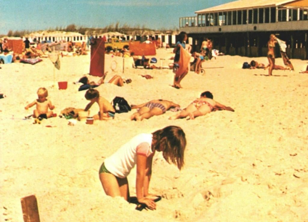 987013 St Maartenszee 283 NH Strandpaviljoen Gelopen m zegel, Verzamelen, Ansichtkaarten | Nederland, Ophalen of Verzenden, 1980 tot heden