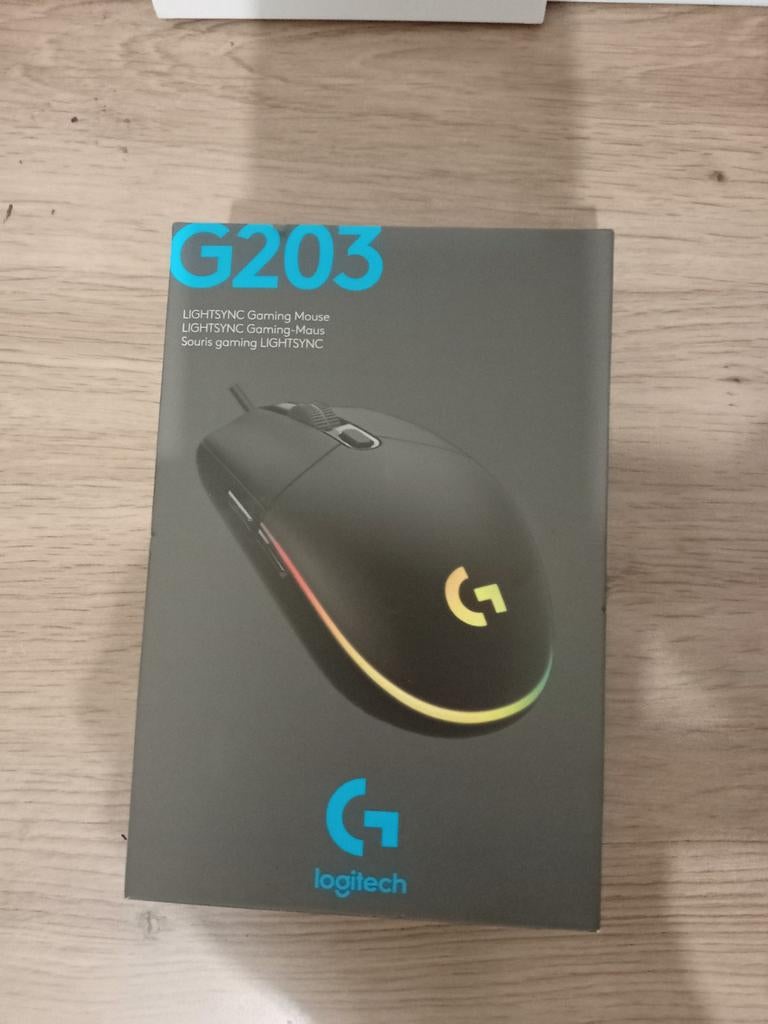 Logitech gaming mouse G203, Computers en Software, Muizen, Ophalen of Verzenden, Zo goed als nieuw