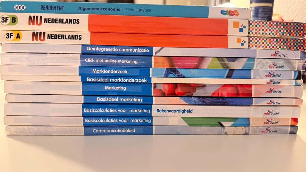 CompleteSet MBO marketing/communicatie/economie studieboeken, Boeken, Ophalen of Verzenden, Zo goed als nieuw, Overige niveaus