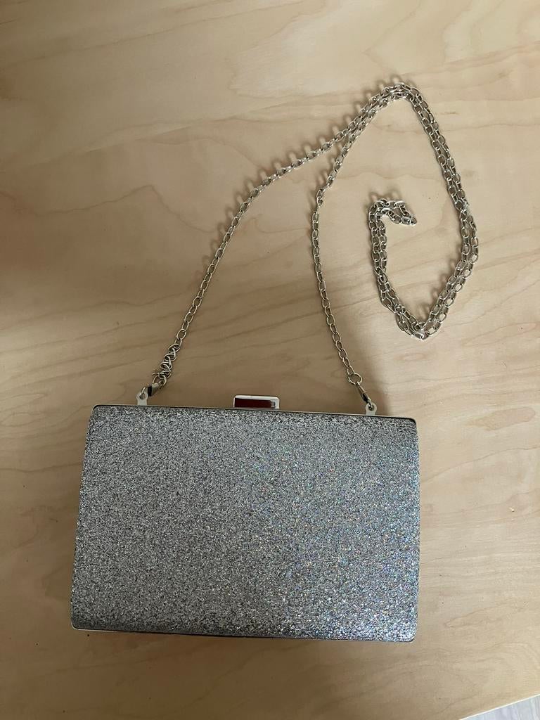 Nieuwe Clutch-box zilverkleurig van Byoux Brigitte, Ophalen of Verzenden, Nieuw, Overige kleuren, Avondtasje