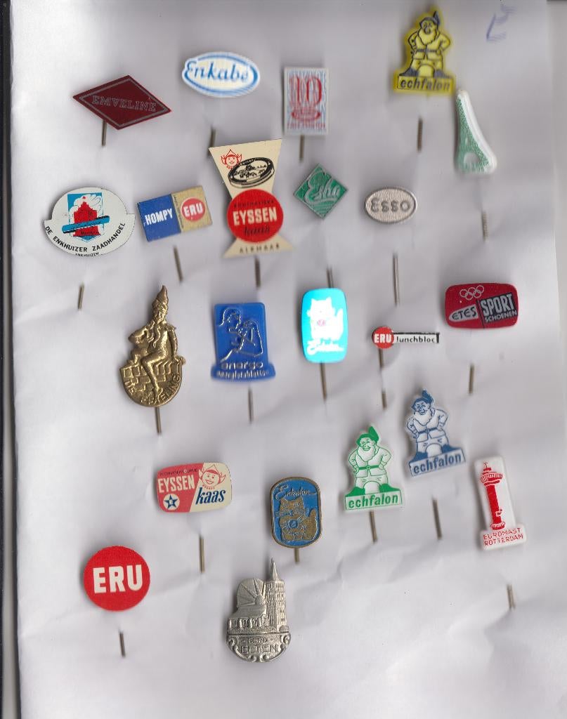 22  speldjes E - o.a. Efteling, kerk Berg Elten en Euromast, Verzamelen, Speldjes, Pins en Buttons, Gebruikt, Overige onderwerpen