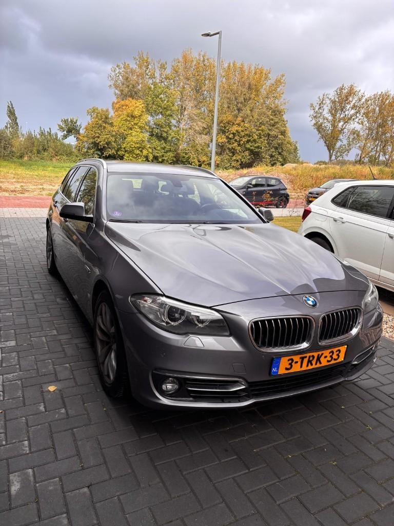 BMW 5-Serie 2.0 520I AUT 184 PK Sedan 2014 Grijs, Auto's, 4 cilinders, 2000 kg, Stationwagon, Particulier