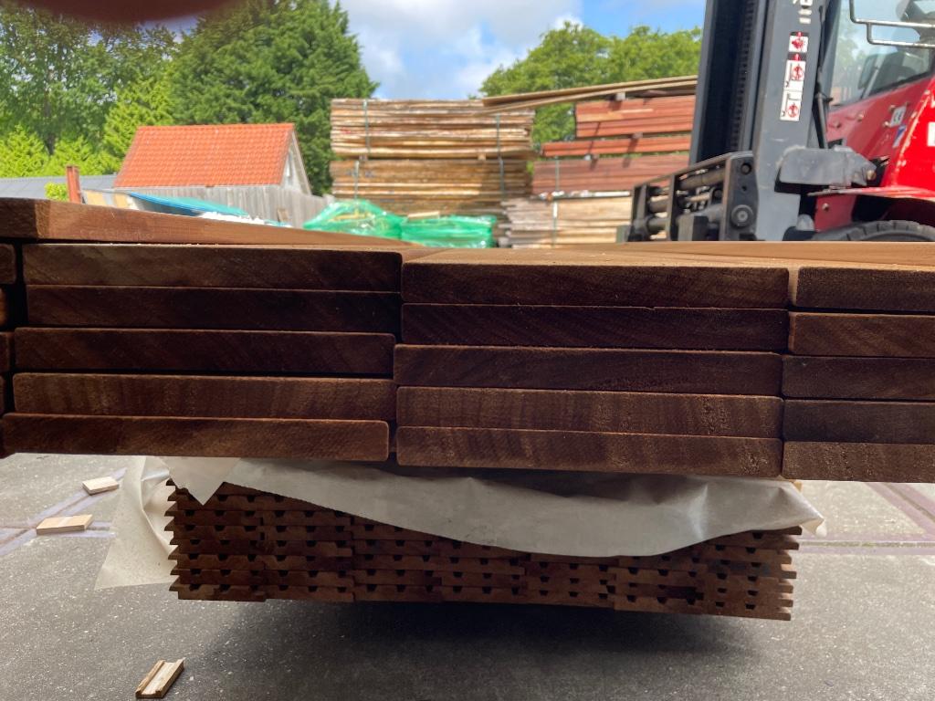 Ayous 250m2 barcode gevel  ook veel frake prijsverlaging, Ophalen, Planken, Nieuw, Hardhout