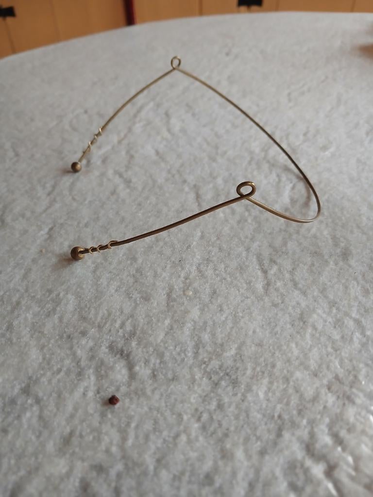 Oorijzer vroeg model klederdracht kleding kostuum reenactmen, Ophalen