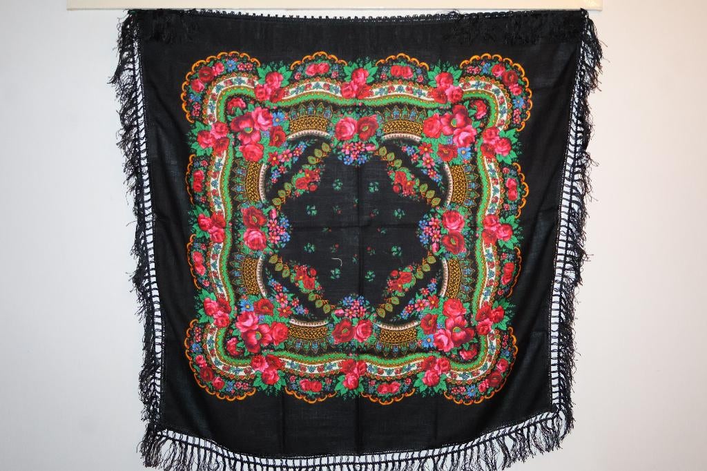 Gebloemde sjaal shawl doekje kleedje; folklore klederdracht, Antiek en Kunst, Antiek | Kleden en Textiel, Ophalen of Verzenden