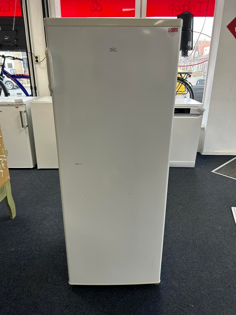 Ok vriezer hoog model incl Garantie&Bezorgen, Witgoed en Apparatuur, Vriezers en Diepvrieskisten, Zo goed als nieuw, Vrijstaand