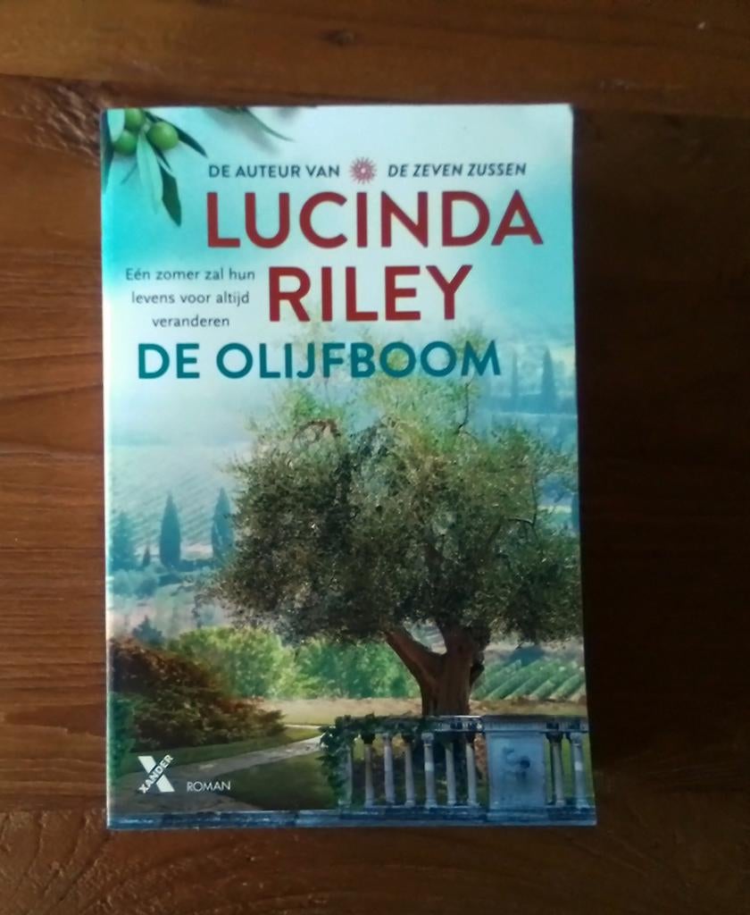 Lucinda: De olijfboom., Ophalen of Verzenden, Zo goed als nieuw