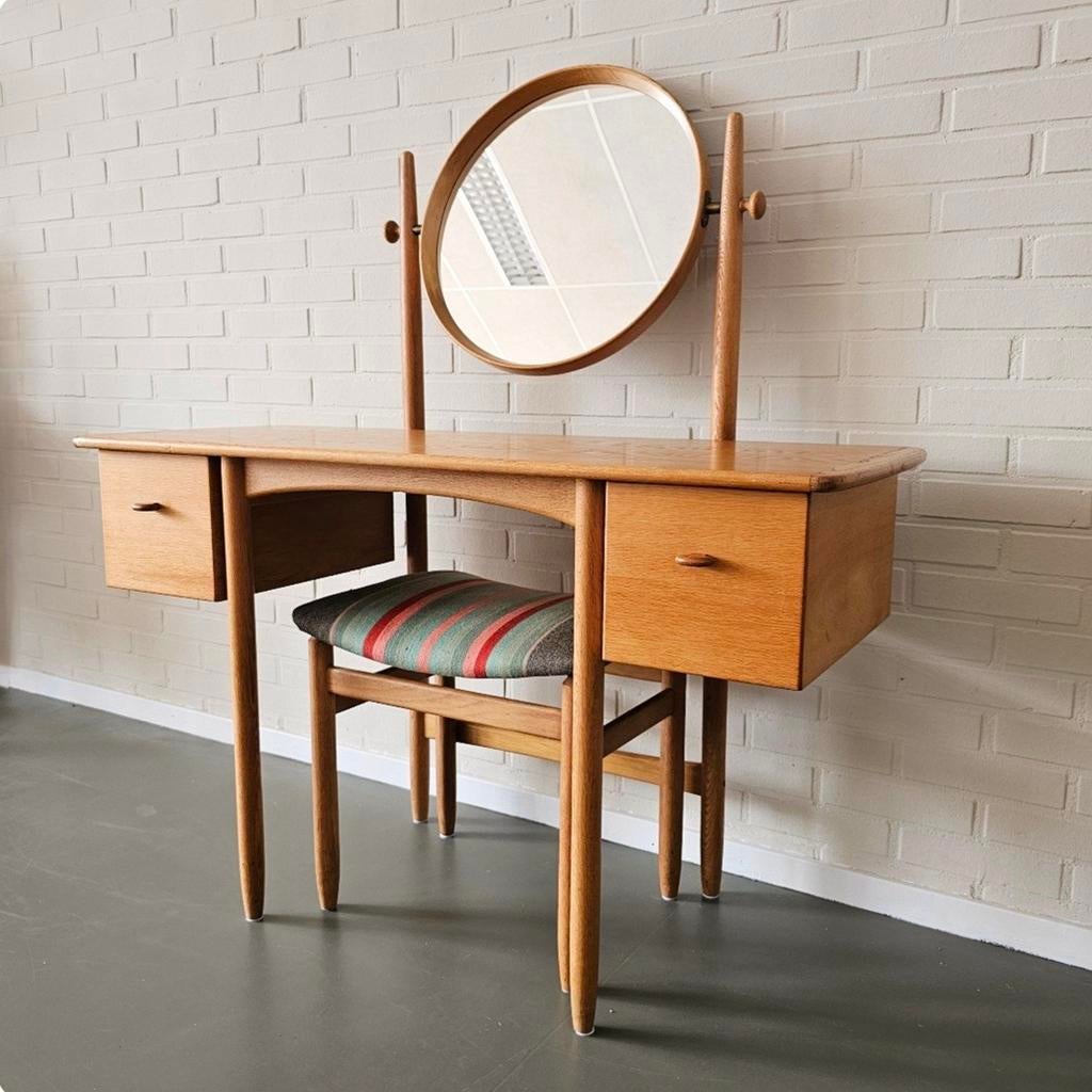 Vintage Bodafors Kaptafel met Kruk - Zweeds design, 100 tot 150 cm, 100 tot 150 cm, Ophalen of Verzenden, Zo goed als nieuw