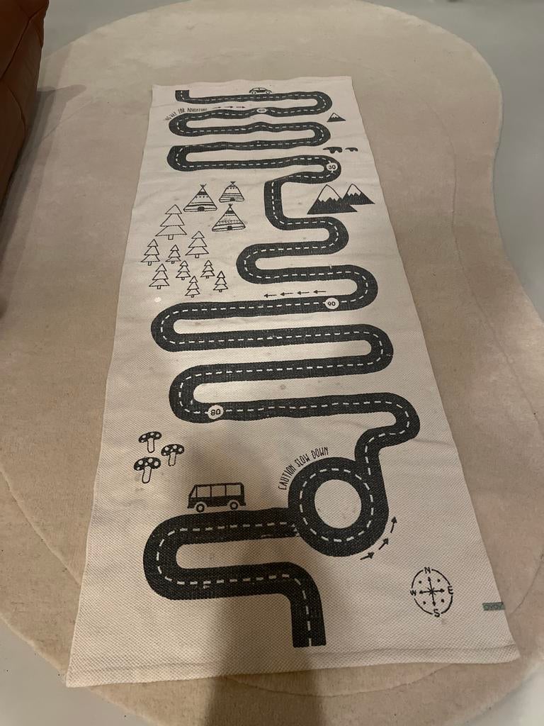 Leuk speelkleed met autoweg en figuren, Ophalen, Gebruikt, 100 tot 150 cm, Wit