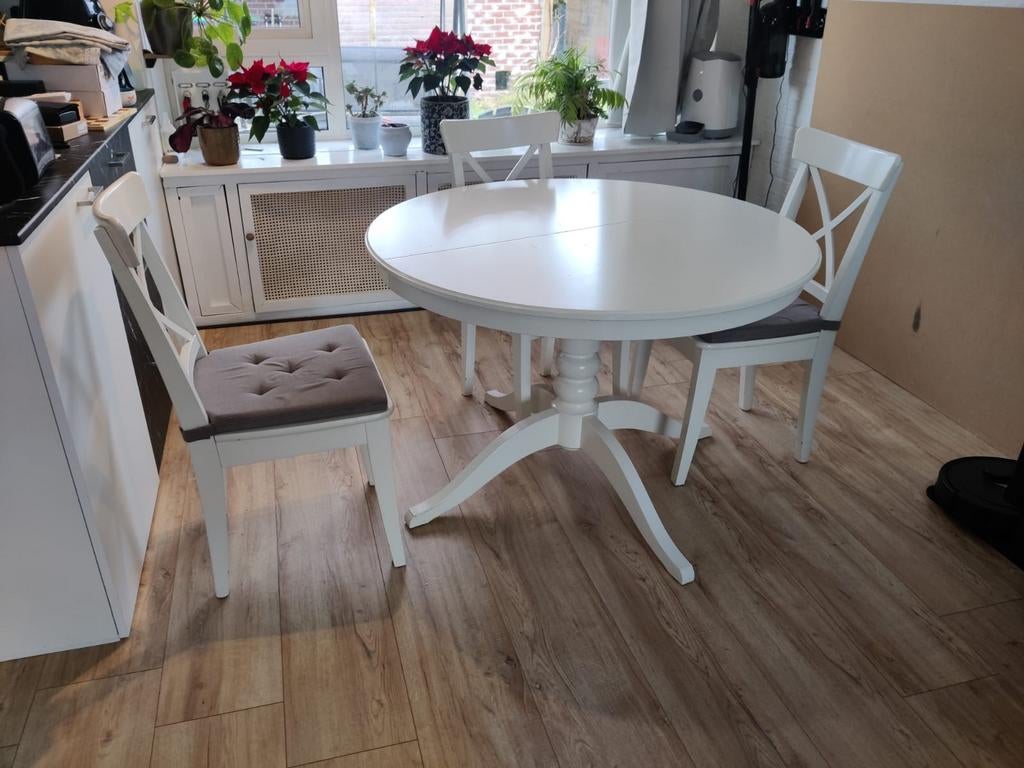 Ikea Rosentorp ronde tafel uitschuifbaar, Huis en Inrichting, Tafels | Eettafels, Gebruikt, Wit, Rond, Vier personen