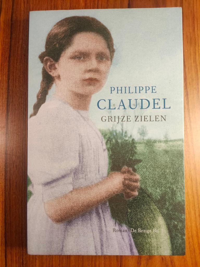 Grijze Zielen - Philippe Claudel, Ophalen of Verzenden, Gelezen