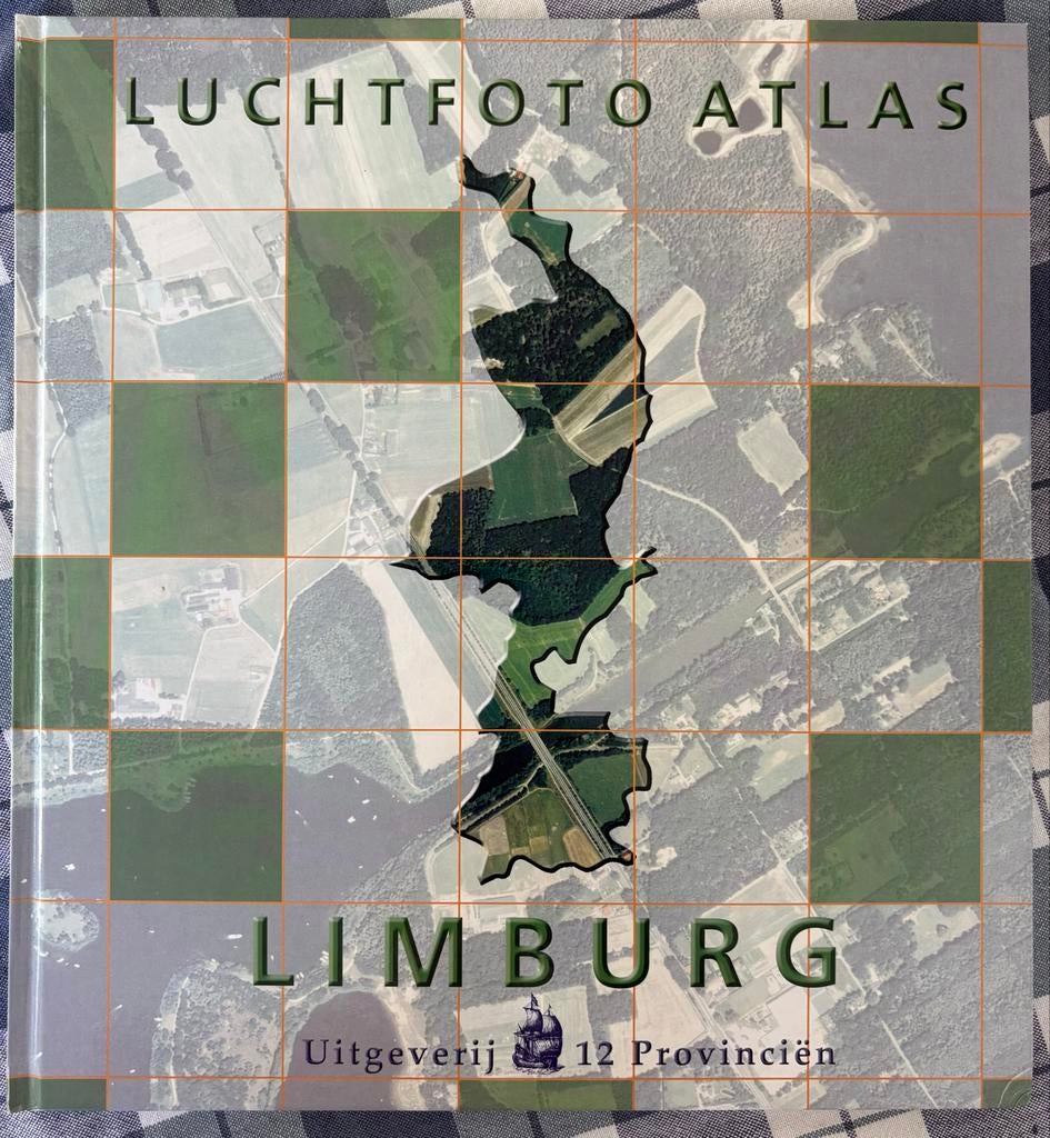 Atlas Limburg Luchtfoto's 2003, Boeken, Atlassen en Landkaarten, Overige atlassen, 2000 tot heden, Ophalen of Verzenden, Zo goed als nieuw