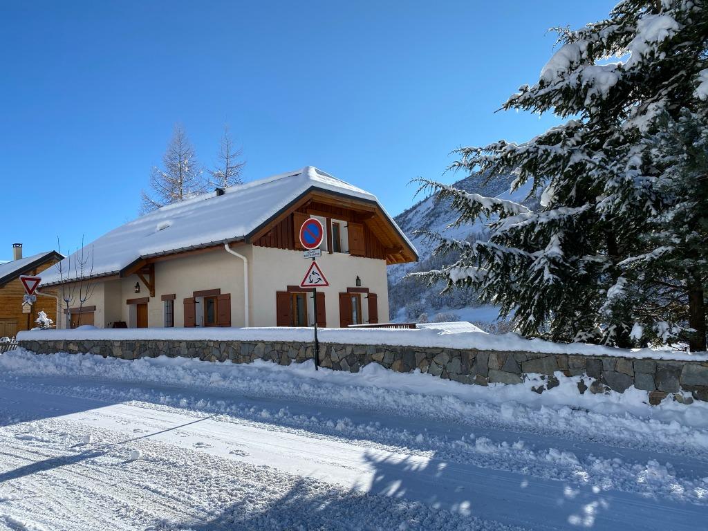 Vrijstaand chalet met sauna te huur in de Franse Alpen, 4 of meer slaapkamers, Dorp, Eigenaar, Open haard