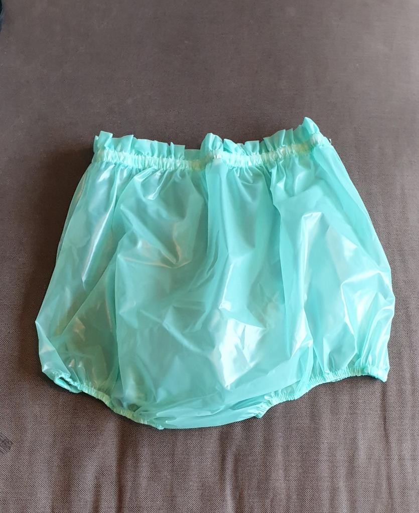 Groene plastic broek met hoge taille, Ophalen of Verzenden, Nieuw, Groen, Kort