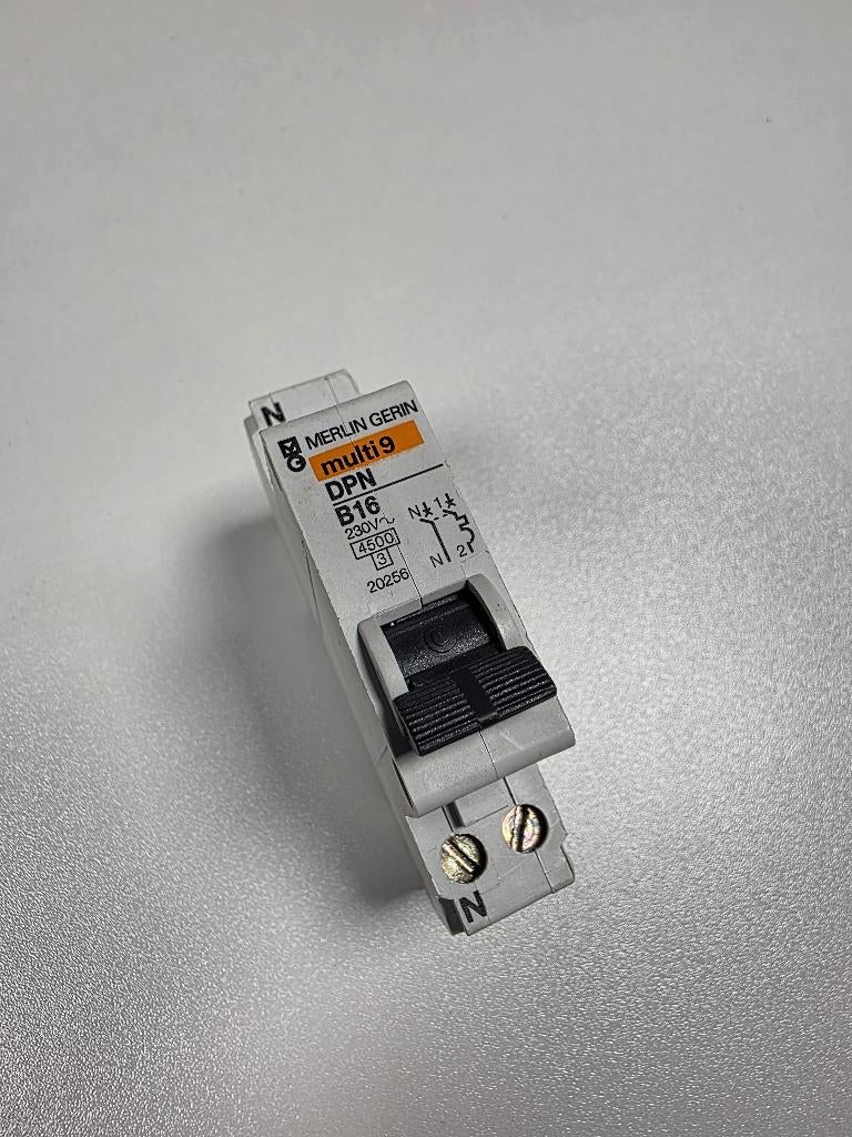 Merlin Gerin automaat B16, Ophalen of Verzenden, Gebruikt