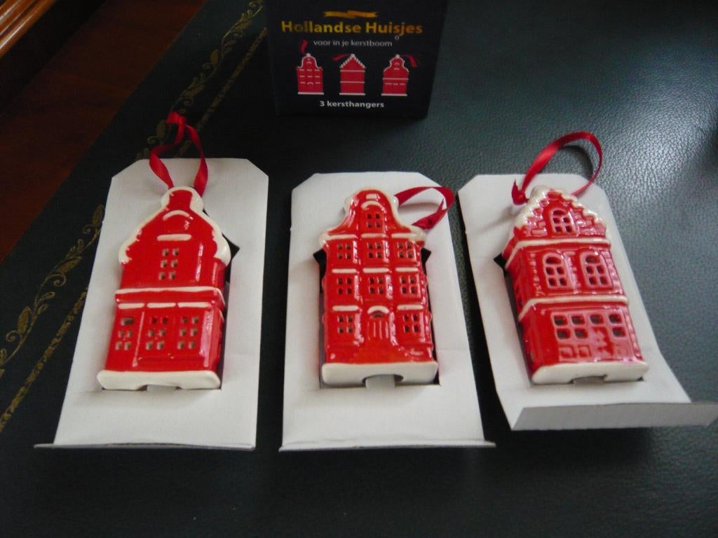 Hollandse huisjes Postcode Loterij AH 3 kersthangers nieuw, Diversen, Kerst, Ophalen of Verzenden, Nieuw