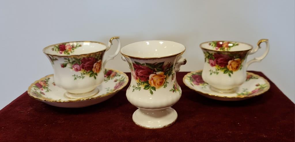 Royal Albert Old Country Roses Kopjes en lepelvaasje, Ophalen of Verzenden