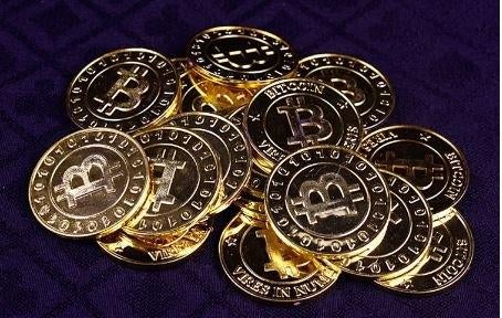 €22 - Bitcoin casino Poker BJ chips - 24K verguld [E 266], Vijf spelers of meer, Ophalen, Nieuw