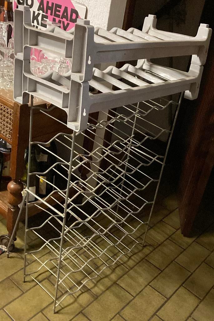 wijnrek wijnrekje wijn rek, stalen en curver plastic modules, Gebruikt, 5 tot 15 flessen, Ophalen of Verzenden, Minder dan 50 cm