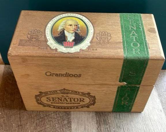 Vintage houten sigarenkistje Senator Grandioos, Verzamelen, Rookartikelen, Aanstekers en Luciferdoosjes, Ophalen of Verzenden