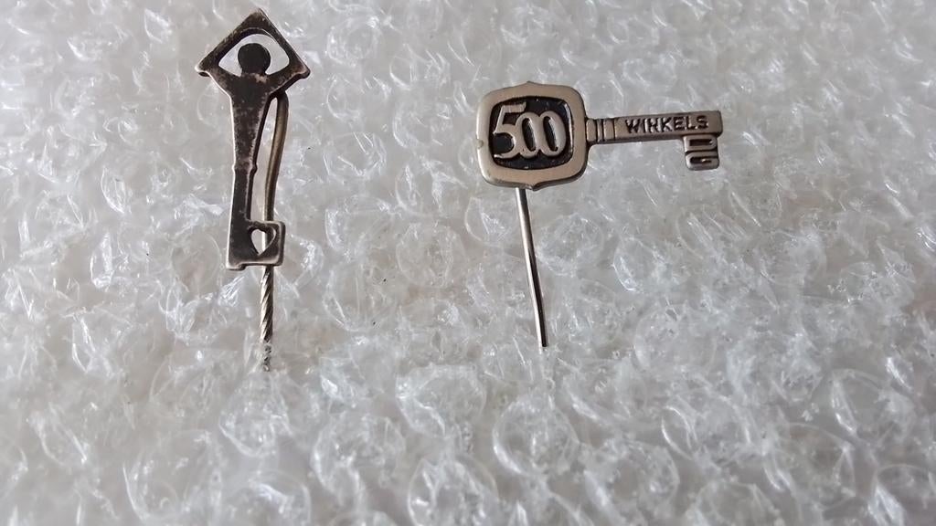 2 verschillende speldjes sleutels, Ophalen of Verzenden, Zo goed als nieuw, Overige onderwerpen