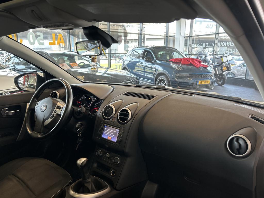 Nissan QASHQAI 1.6 Connect Edition | Panoramadak | 360 Camer, Voorwielaandrijving, Stof, Gebruikt, 4 cilinders