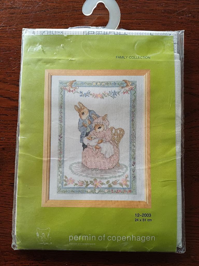 Borduurpakket. permin of copenhagen, Hazen met babyhaasje,,, Hobby en Vrije tijd, Borduren en Borduurmachines, Ophalen of Verzenden