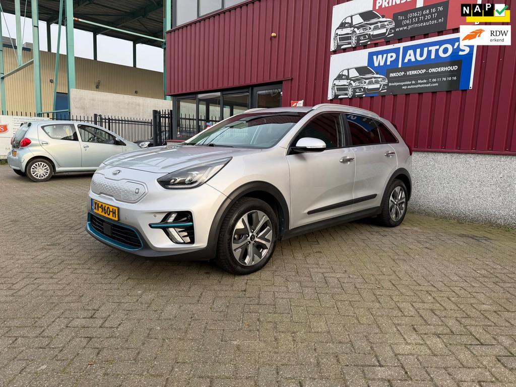 Kia E-Niro ExecutiveLine 64 kWh|VOL OPTIE|NAP|, Gebruikt, Zwart, 1712 kg, 1066 min