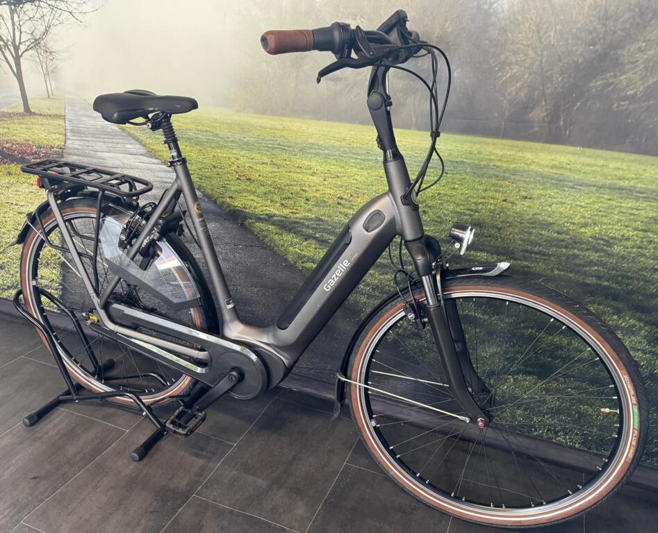 Gazelle Grenoble C7+ Electrische Fiets met Bosch Middenmotor, Wilhelminaweg 8, 6951 BP Dieren, Nederland, Koninklijke Gazelle N.V.