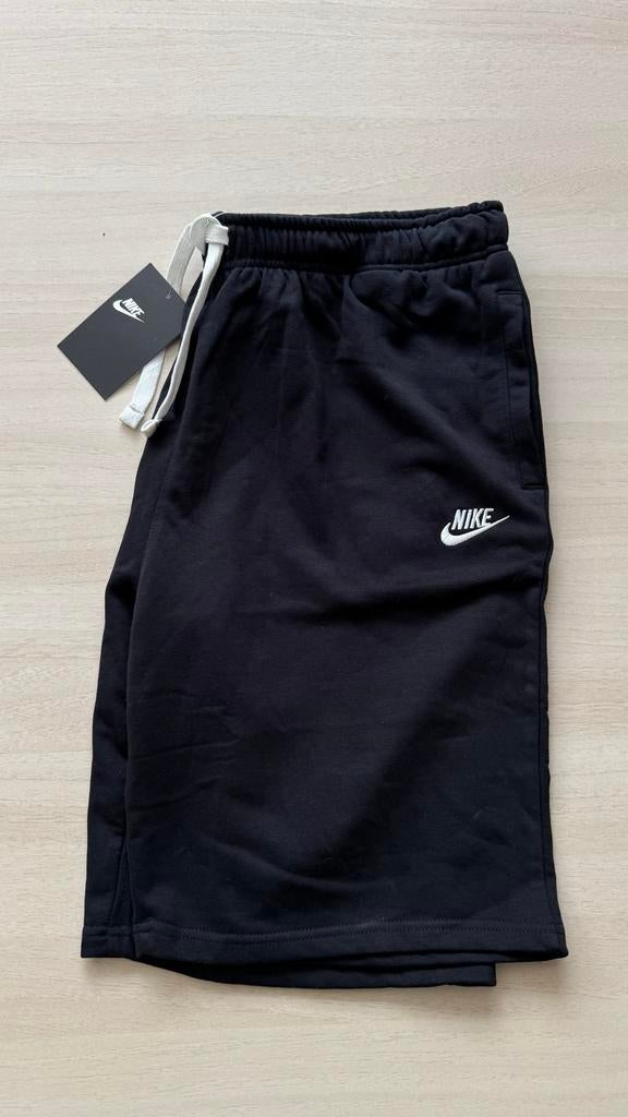Nike short zwart - Nieuw in maat L en XL, Ophalen of Verzenden, Nieuw, Maat 52/54 (L), Zwart