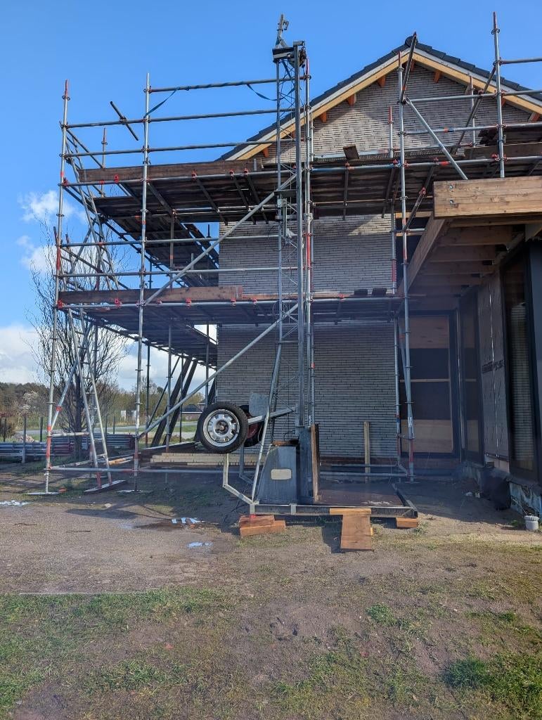 Te koop: verticale bouwlift 7,5 meter 230V, 300kg, Ophalen, Gebruikt, Bouwlift