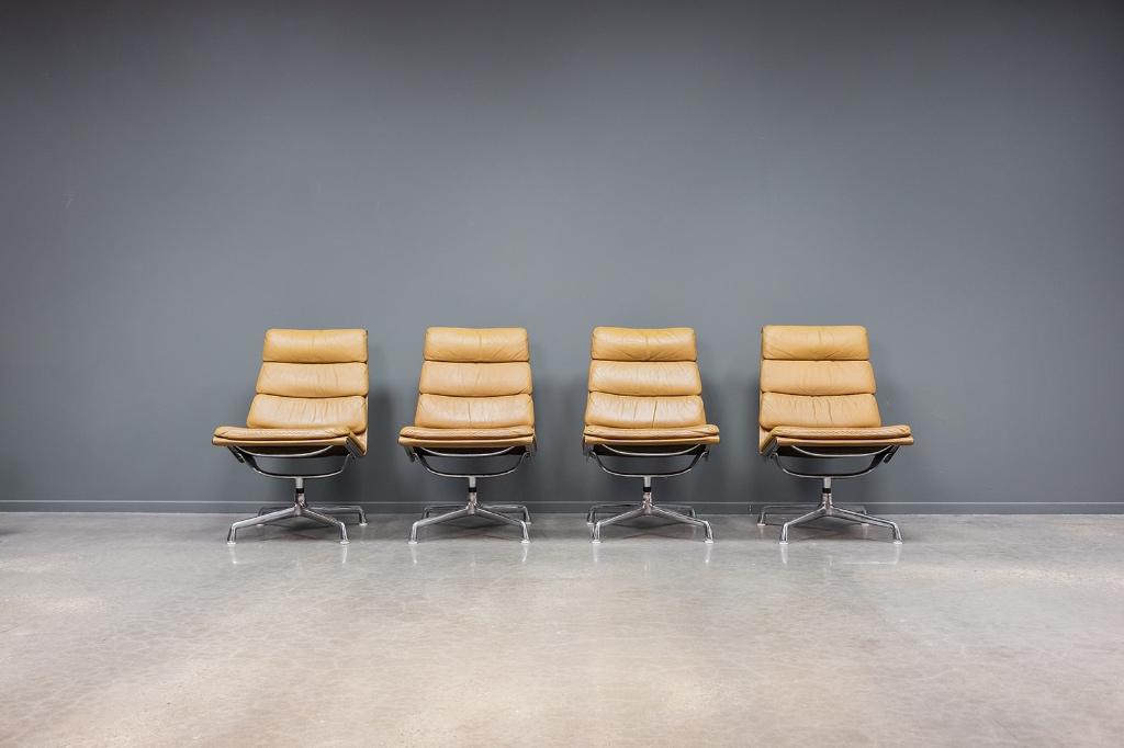 Eames EA216 lounge chairs, 2x, Huis en Inrichting, Fauteuils, Ophalen of Verzenden, 75 tot 100 cm, 50 tot 75 cm